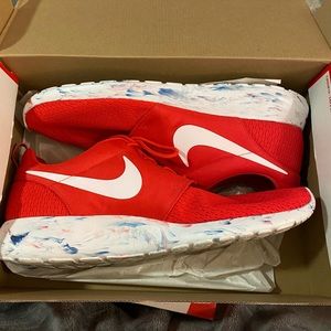 Nike Men’s 14 Roshe Run Like New Tennis Shoes